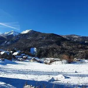 https://studio-de-charme-au-melezet-les-orres-plein-sud.fr-provencehotel.com