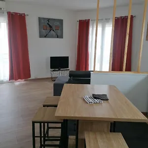 https://lhacienda-marseille.fr-provencehotel.com