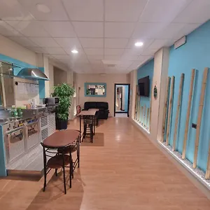 Hotel Mini, Génova